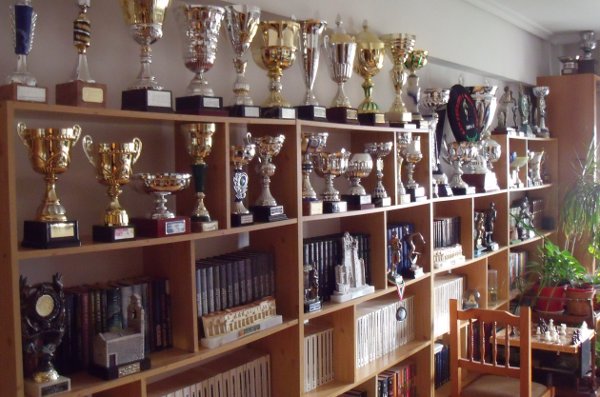 Algunos trofeos de atletismo de Cesar Sanz